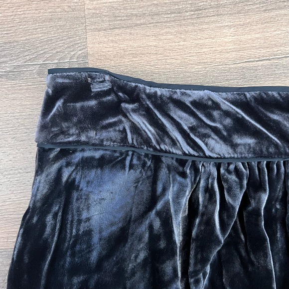 NWT Vintage Y2K DKNY Crushed Velvet Boho Gypsy Skirt Navy Size 4 - Picture 5 of 9